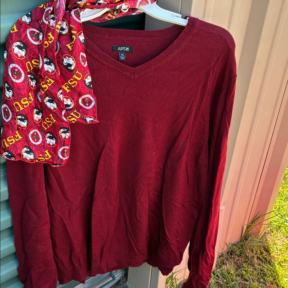 Apt. 9 Men's V-Neck Sweater in Burgundy Wine. With FSU silk scarf tie